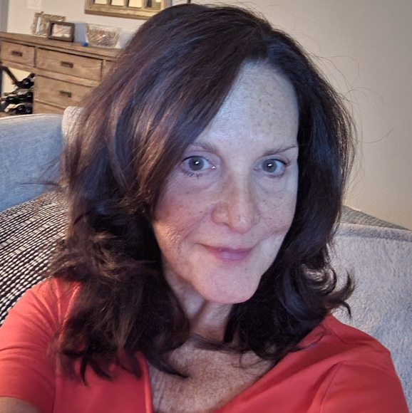 Meet your Posher, Debra - Picture 1 of 1